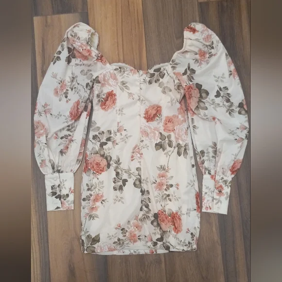 Romantic Floral Sweetheart Puff Sleeve Bodycon Mini Dress Medium Valentines NWOT - Picture 14 of 16